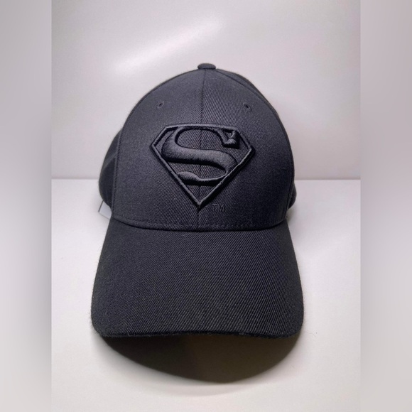 DC Superman Hat - Picture 2 of 2